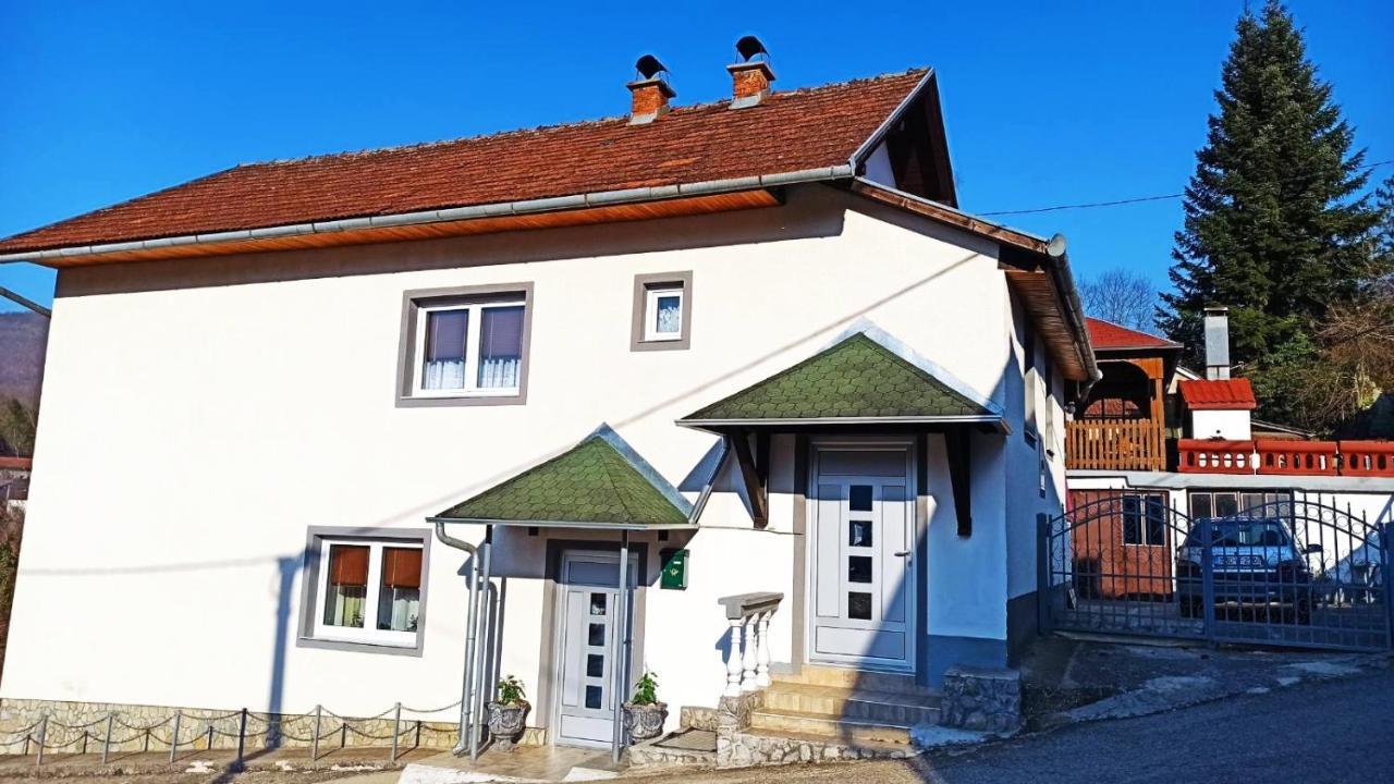 Apartman Adna Kulen Vakuf Bagian luar foto