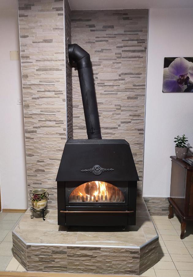Apartman Adna Kulen Vakuf Bagian luar foto
