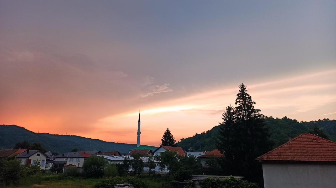 Apartman Adna Kulen Vakuf Bagian luar foto