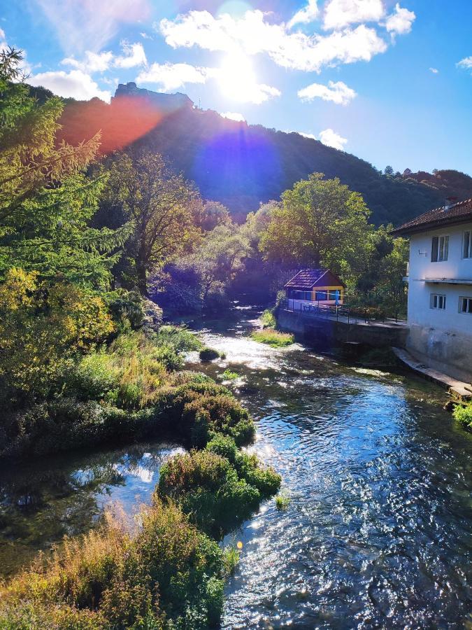Apartman Adna Kulen Vakuf Bagian luar foto