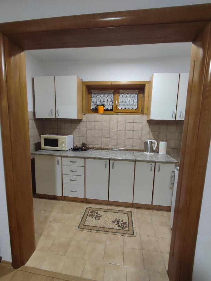 Apartman Adna Kulen Vakuf Bagian luar foto