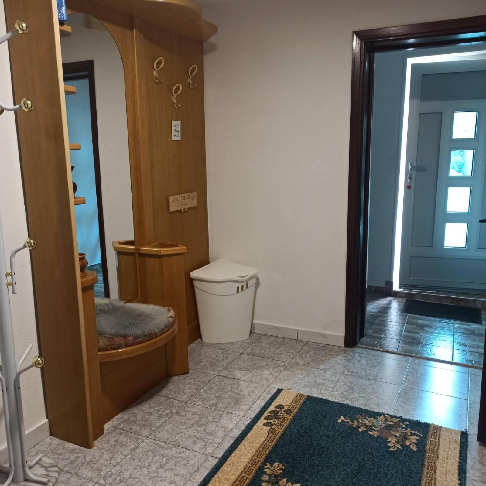 Apartman Adna Kulen Vakuf Bagian luar foto