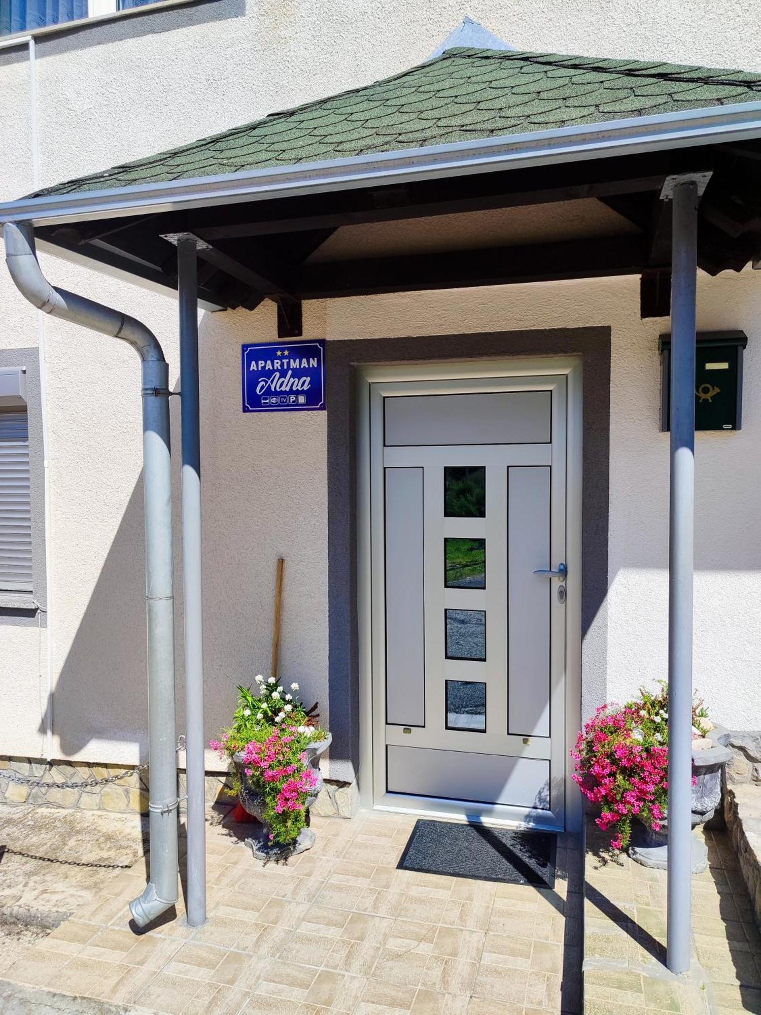 Apartman Adna Kulen Vakuf Bagian luar foto
